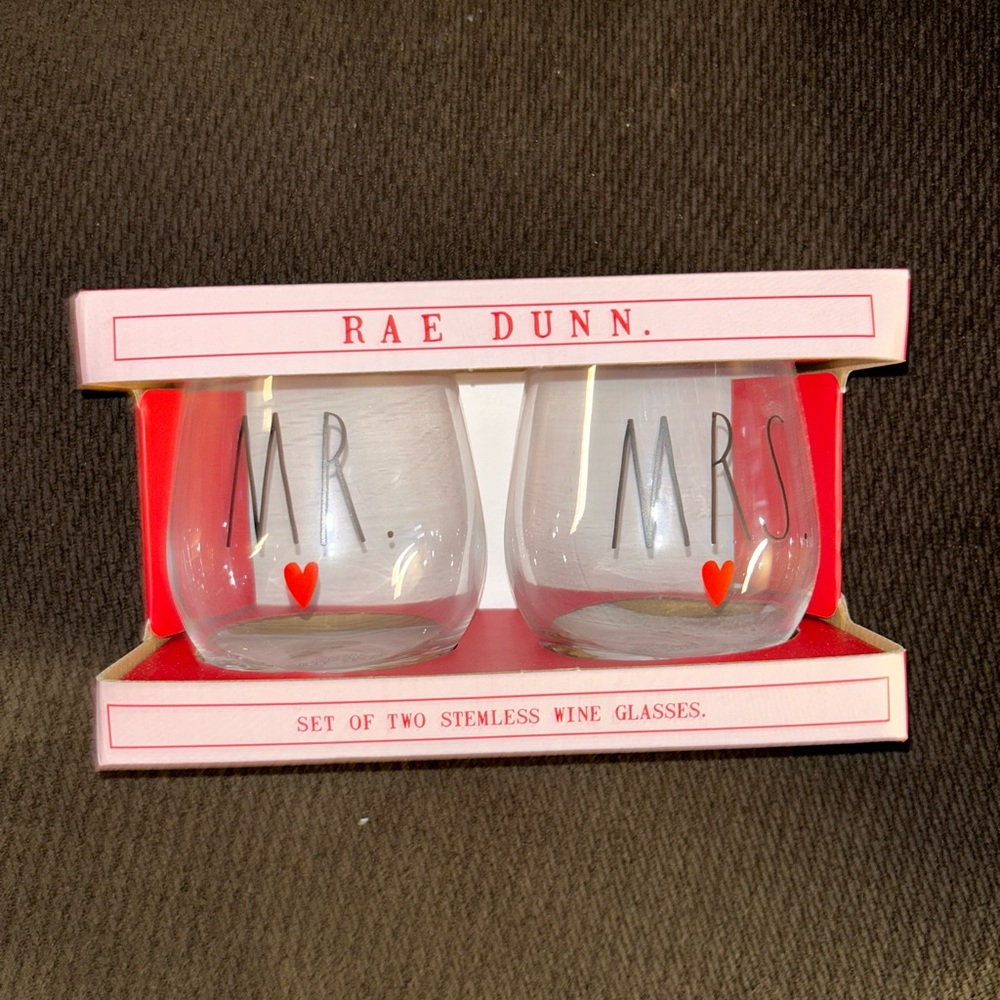 Rae Dunn glass set